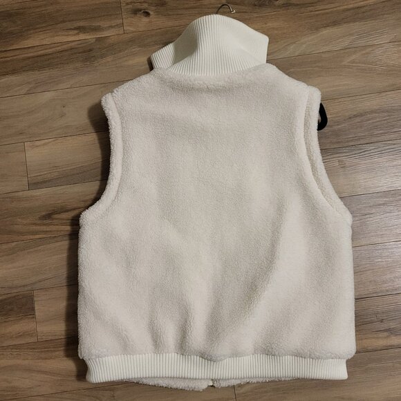 NWOT Draper James Teddy Faux Fur Vest - Picture 6 of 10